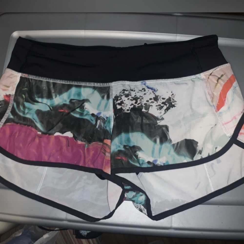 2 pairs Lululemon size 6 shorts great condition